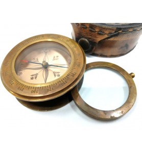 Mosiężny kompas ze szkłem powiększającym w skórzanym etui - 70510