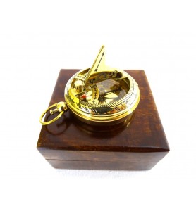 Kompas CPSD2 z zegarem słonecznym, mosiądz w pudełku drewnianym