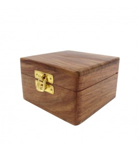 Drewniane pudełko na prezent 10 x 10 x 6 cm - WB57