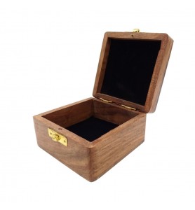 Drewniane pudełko na prezent 10 x 10 x 6 cm - WB57