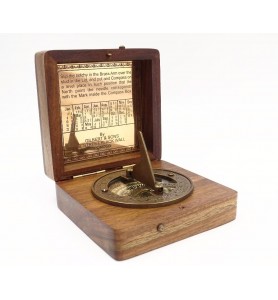 Kompas z zegarem słonecznym Gilbert CGSD w obudowie drewnianej