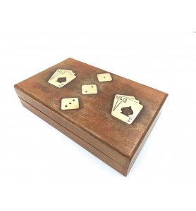 2 talie kart i kości do gry w pudełku drewnianym WB114B